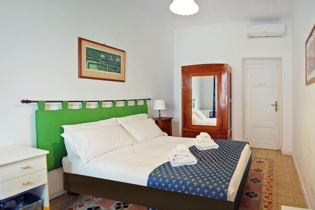 Near Colosseum By Varental 2Br + 1Sb Roma Exterior foto
